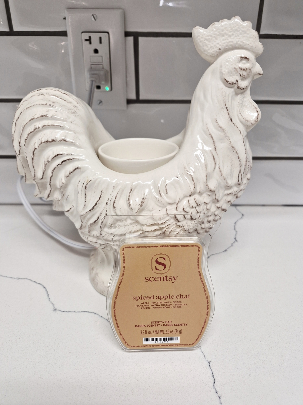 Scentsy White Ceramic Rooster Warmer with Spiced Apple Chai Wax Bar